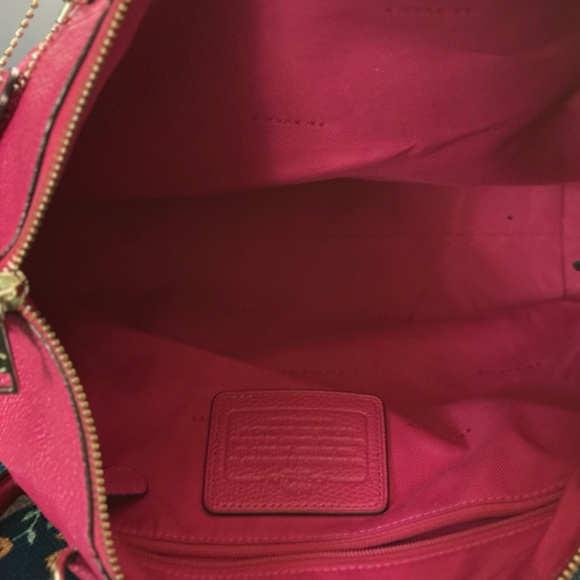 Coach Pink Leather Shoulder Bag - Picture 4 of 9